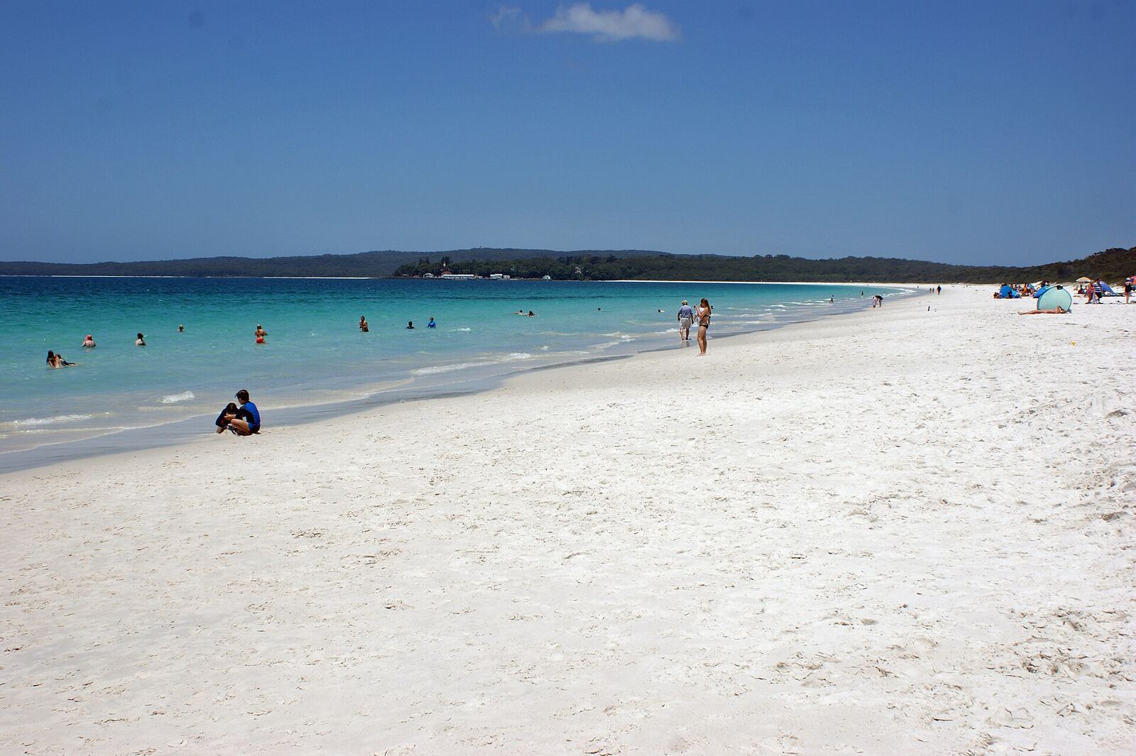 Sand and shallows at Hyams Beach on Jervis Bay