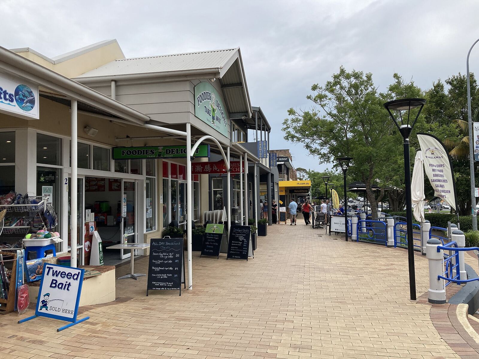Shopfronts along Owen Street in Huskisson